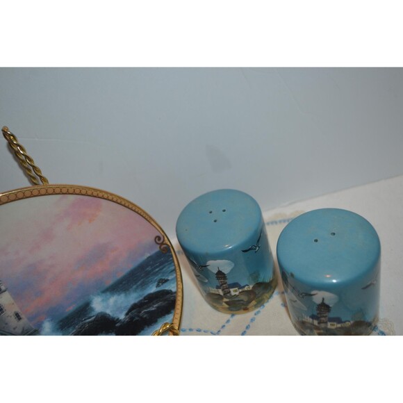 Lighthouse Collectibles Salt Pepper and Hopes Cottage Plate - Picture 3 of 5